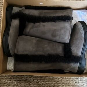 UGG Sunburst Tall